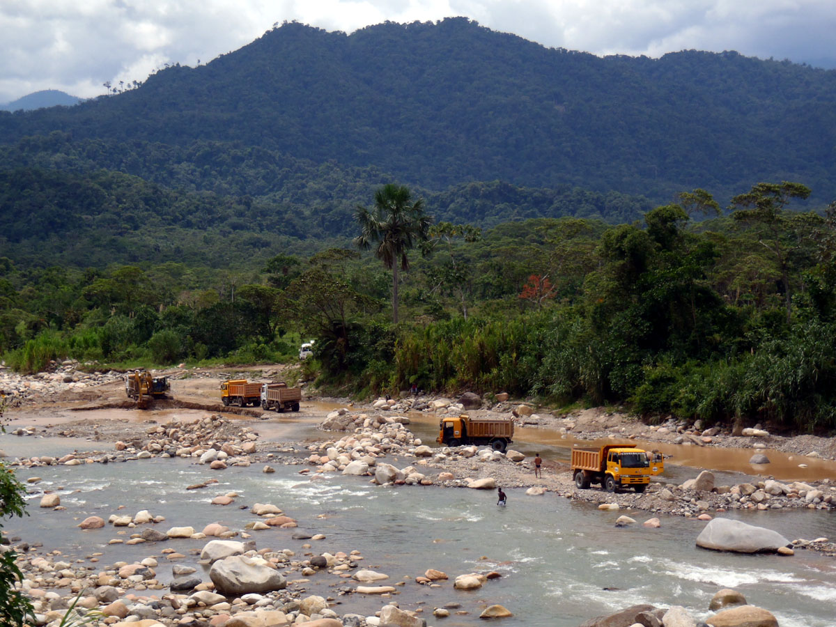 River Issues ECUADORIAN RIVERS INSTITUTE